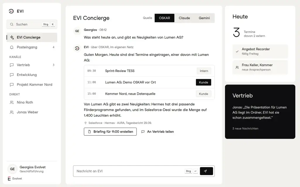 EVI Concierge beantwortet eine Frage mit lokaler KI aus OSKAR im eigenen Netz, mit Quellen aus Salesforce, Hermes und AURA